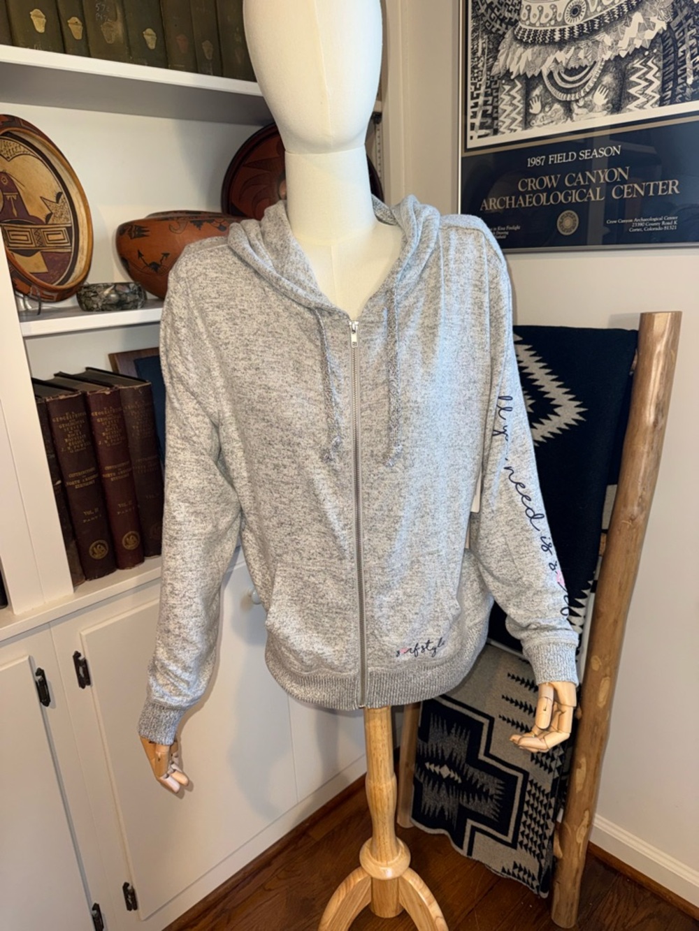 NWT!Ultra lightweight Surf Style zip up sweater
